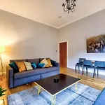 Stylish & Spacious 3 Bedroom Apt In Finnieston, West End