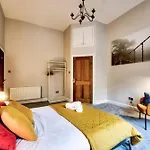 Stylish & Spacious 3 Bedroom Apt In Finnieston, West End