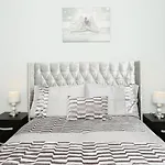 Modern Glasgow City Centre Apartment