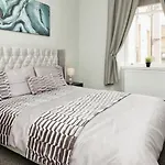 Modern Glasgow City Centre Apartment