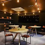 Fully Equipped Modern Studios In Glasgow West End For Students Only