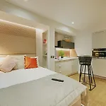 Fully Equipped Modern Studios In Glasgow West End For Students Only