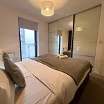 Riverside Retreat With Spectacular Views Glasgow