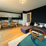 Riverside Retreat With Spectacular Views Glasgow