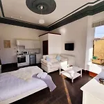 Studio Apartment Paisley Road West