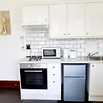 Studio Apartment Paisley Road West