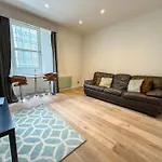 2-Bed Flat Glasgow City Centre
