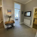 Apartment 2 Bed West End