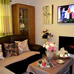 Double Room In Riverside Apartment