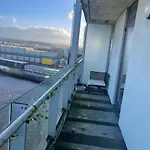 Apartment At Glasgow Harbour With Balcony City And River View