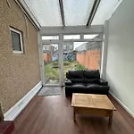 Spacious 5 Bedroom House Close To Central West End