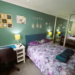 Double Room In Riverside Apartment - B