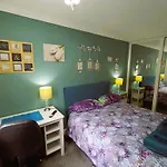 Double Room In Riverside Apartment - B