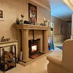 Finn Village Loch Lomond Villa - The Black Room With Private Jacuzzi-Style Bath