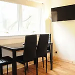 Bright City Centre House - Private Garden & Parking!