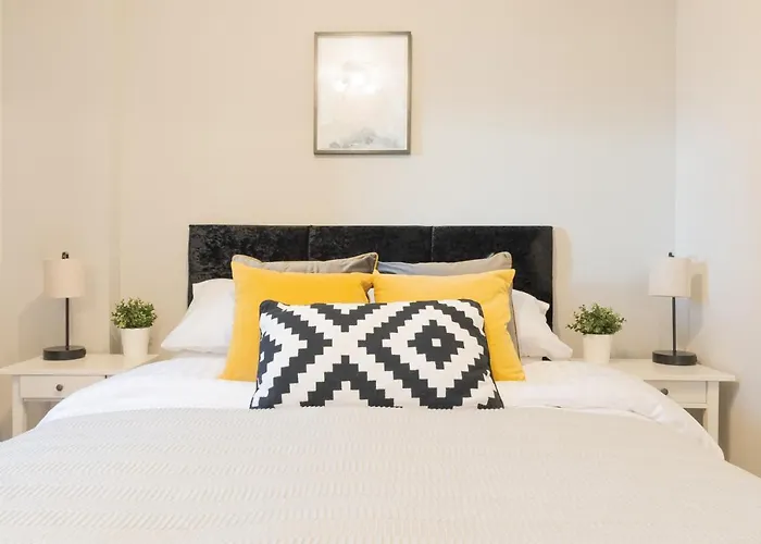 Luxury Riverview City Centre Apartment