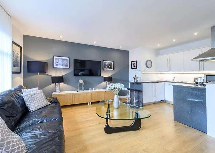Southside Flat With Private Garden!