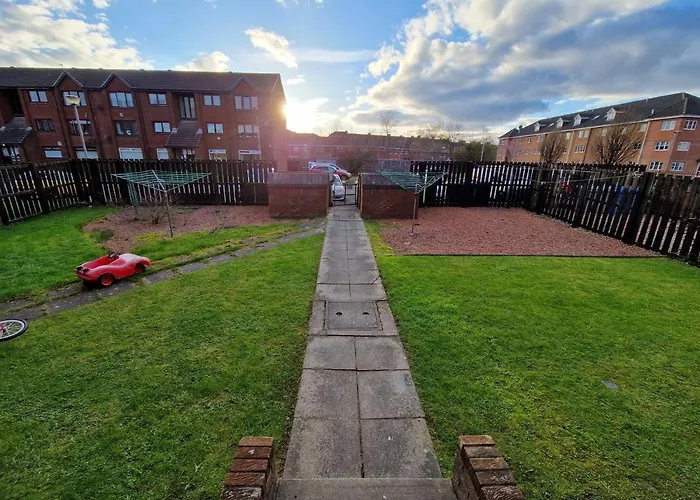 Stunning 2-Bedrooms 1 Living Room Spacious Apartment Family Friendly