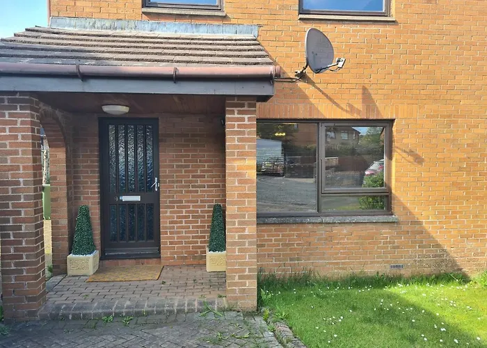 Travel Host 3 Bedroom House With Free Parking