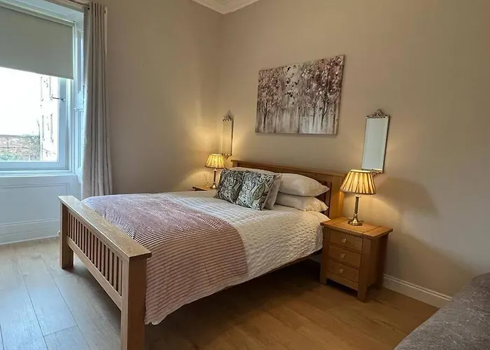 Luxury Victorian Spacious Flat