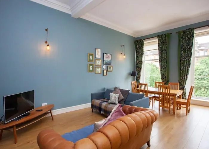 Bright Spacious 3 Bed Flat