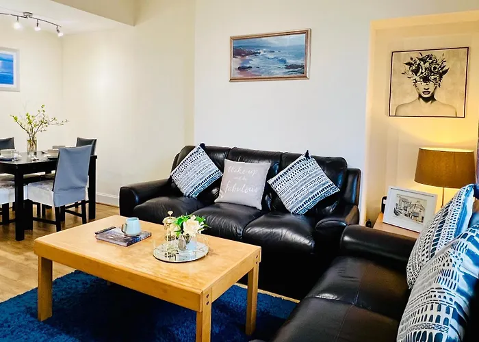 Cozy 2 Bed Apartment Just Minutes From Glasgow Airport