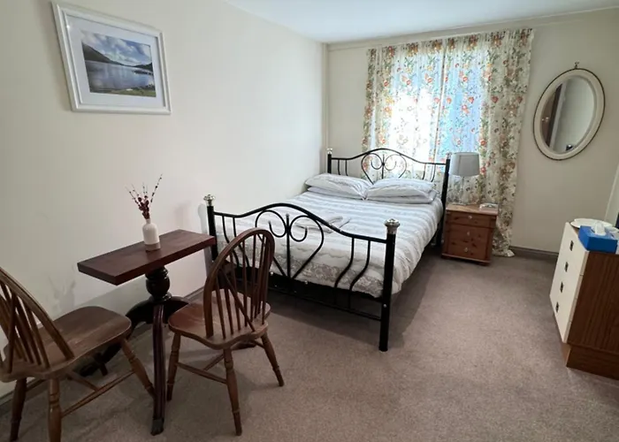 Cozy Room With A Comfy Double Bed