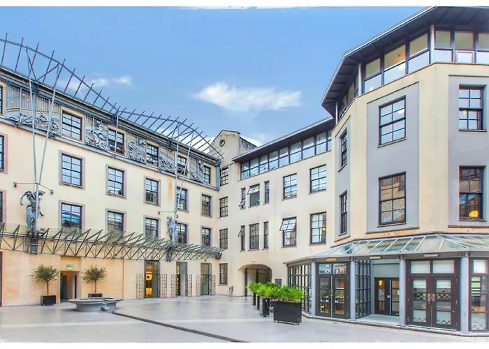 Chic Living In The Heart Of The City