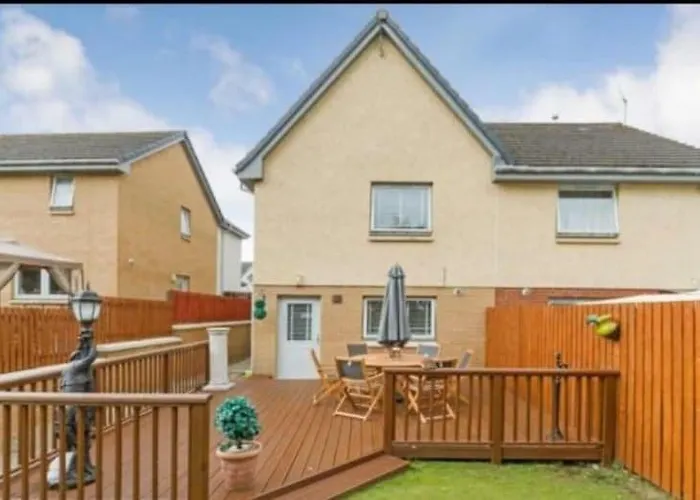 Silverburn New House With Free Parking And Nice Garden