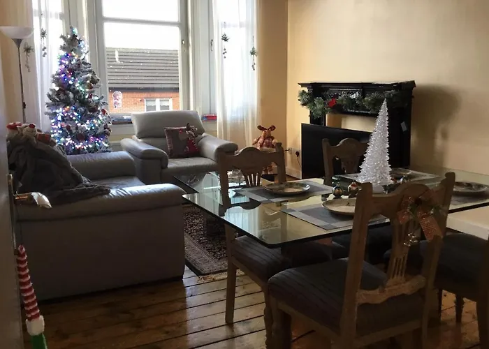 Free Parking Fabulous Victorian 2 Bed Apartment Next To Glasgow\'S Green Park