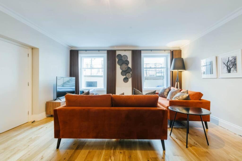 Luxury Apartment *