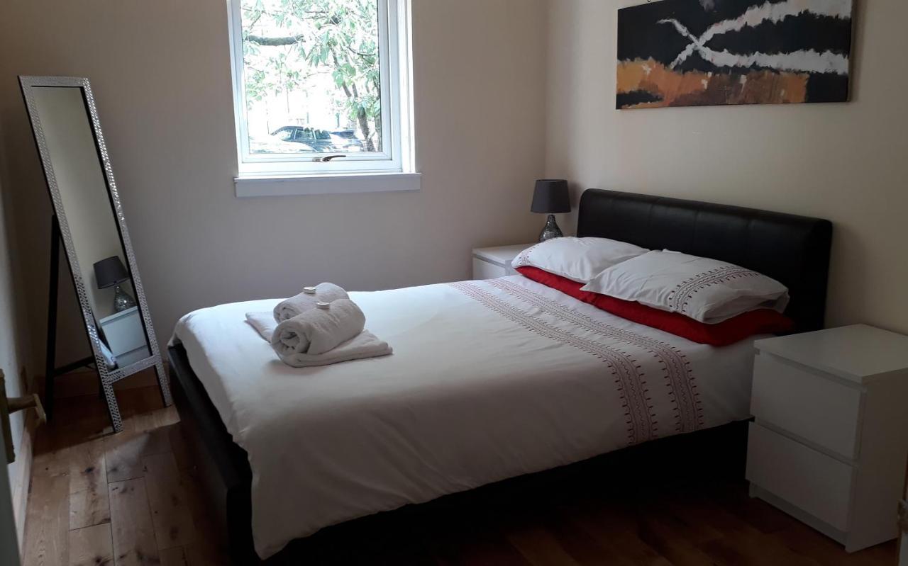 Bright City Centre House - Private Garden & Parking! Glasgow