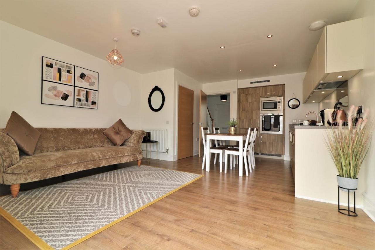 Holiday home The Oatland - Luxury House With Private Garden & Parking