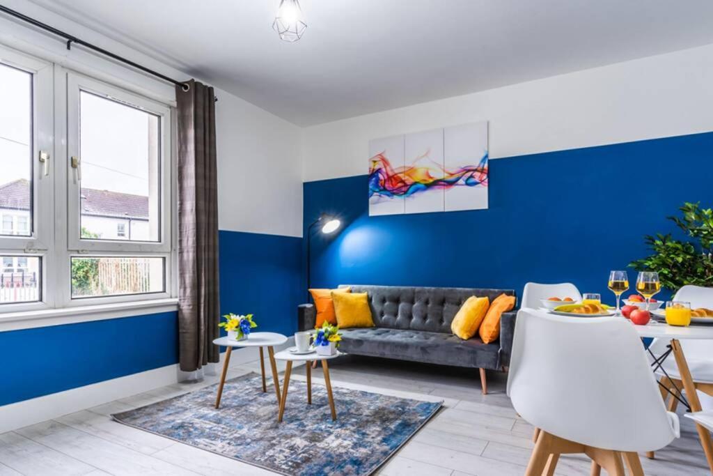 Apartment Cheerful Homely Apartment: Cozy Near Airport Glasgow