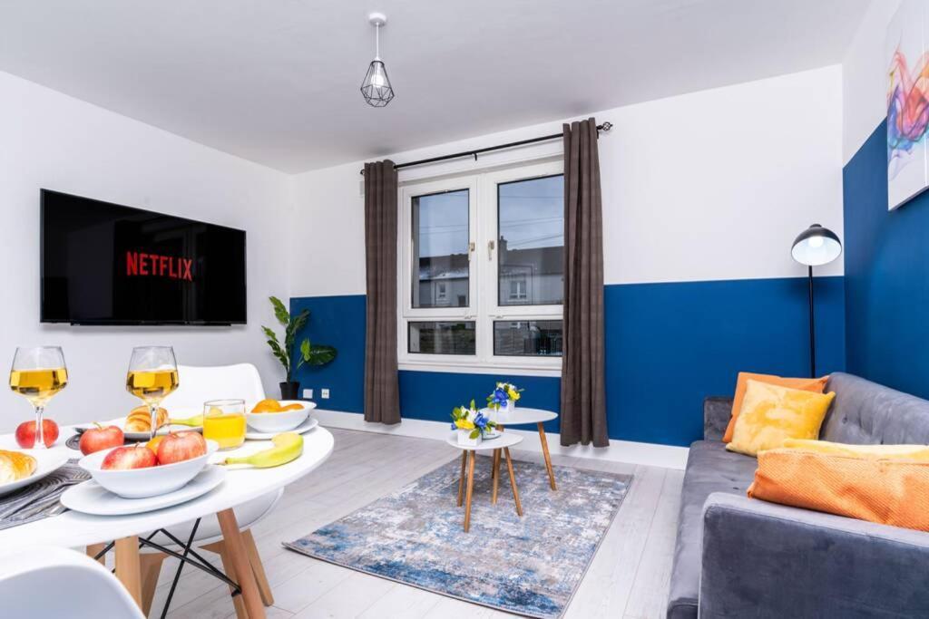 Apartment Cheerful Homely Apartment: Cozy Near Airport *