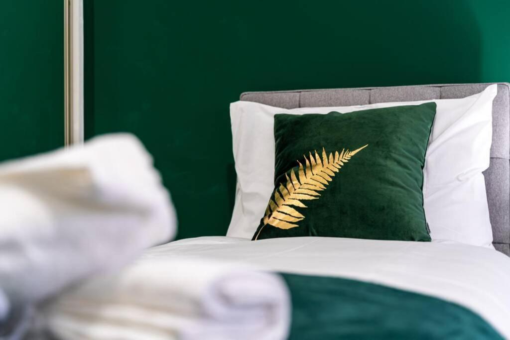 Apartment Cheerful Homely Apartment: Cozy Near Airport Glasgow
