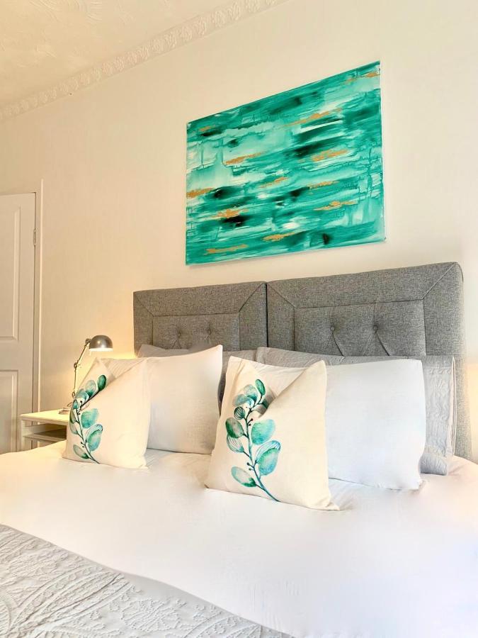 Hillington Apartment *