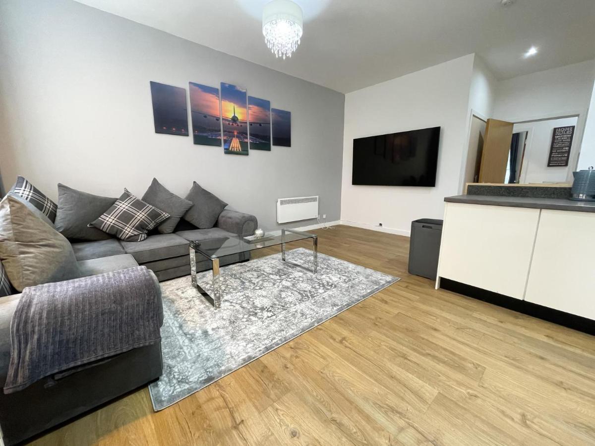 Exquisite 2br Flat Near Train Station Apartment Glasgow