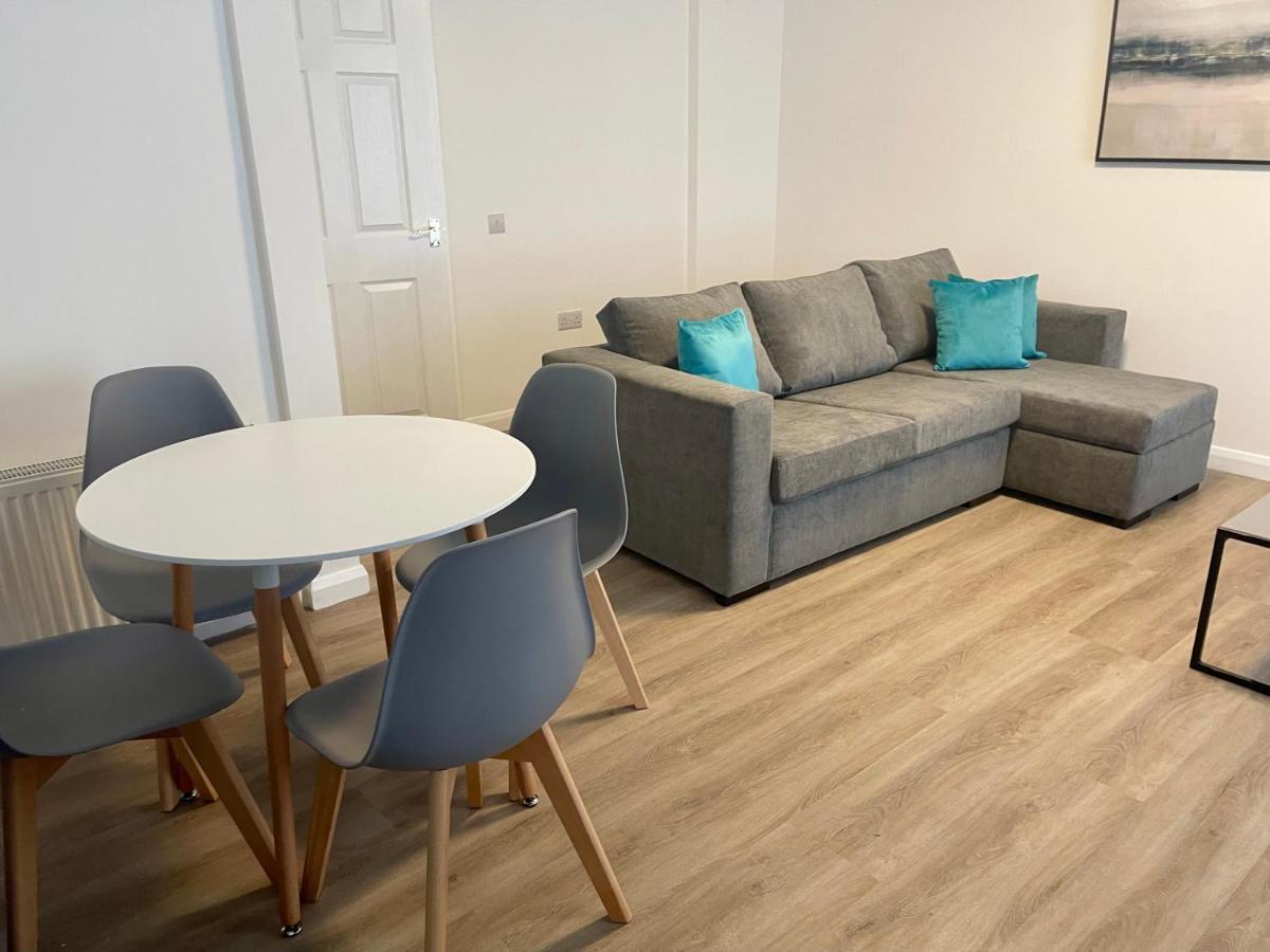 East Apartment *