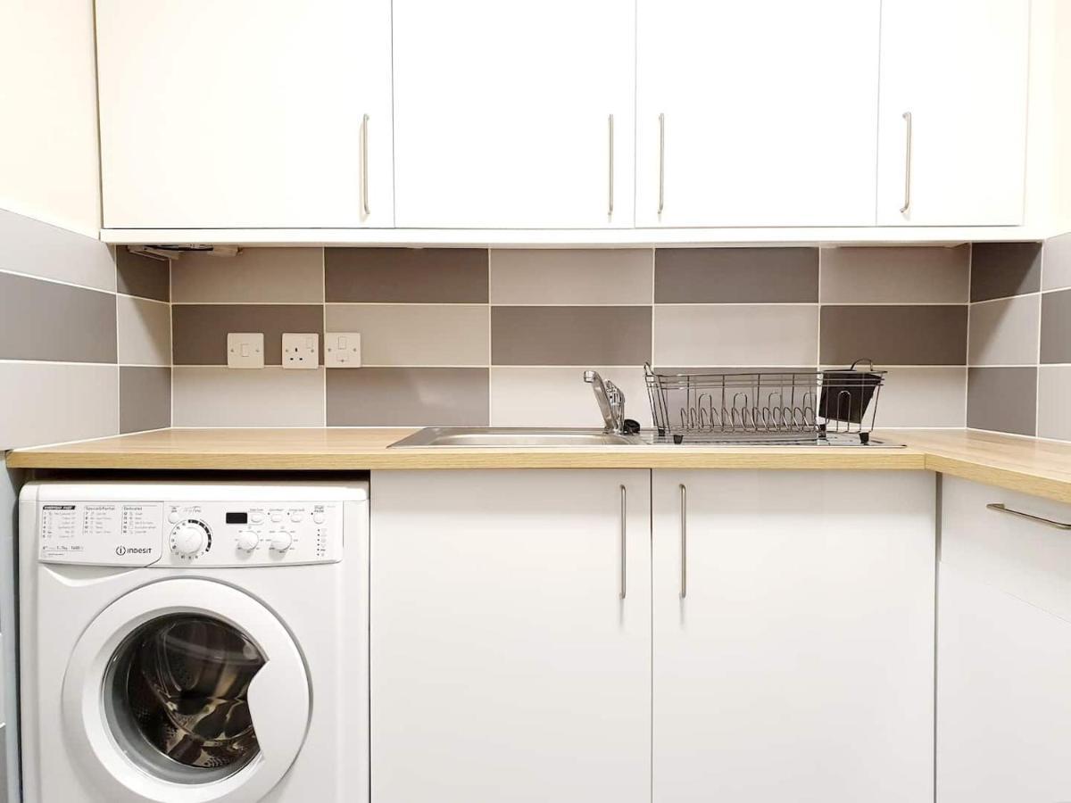 Gorgeous, Light & Airy In The Heart Of The West End, Close To Sec And Hydro *
