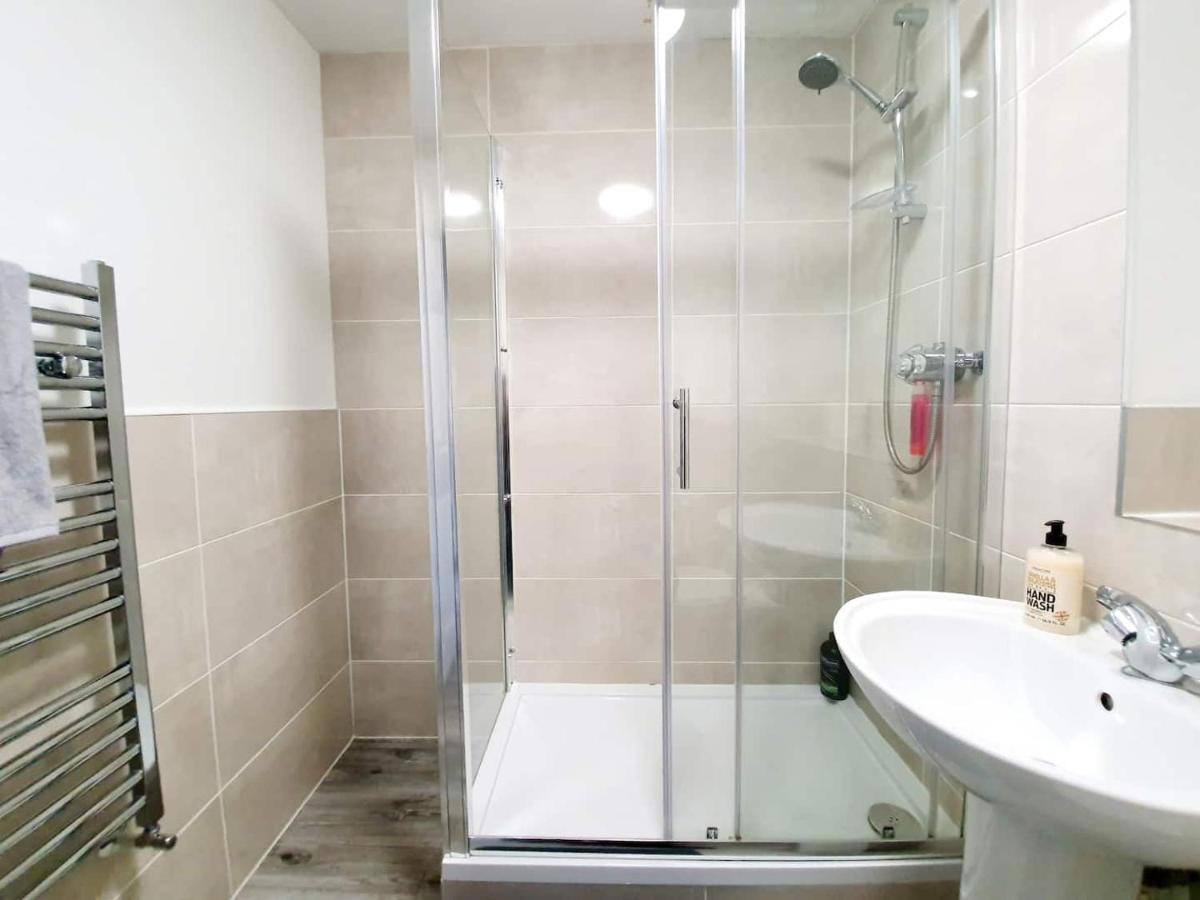 Gorgeous, Light & Airy In The Heart Of The West End, Close To Sec And Hydro