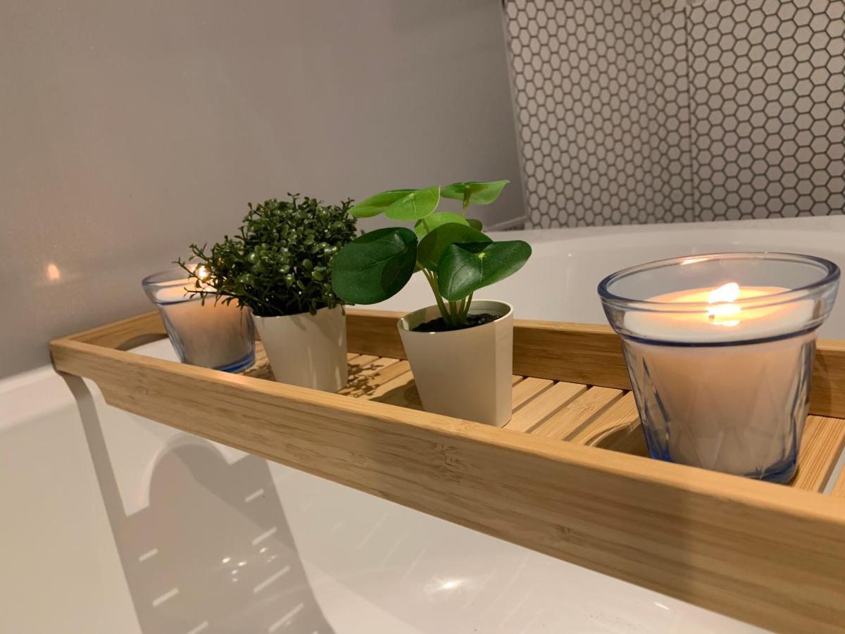 Stylish Luxury 2-bed Serviced In Heart Of West End Sse Hydro Botanic Gardens