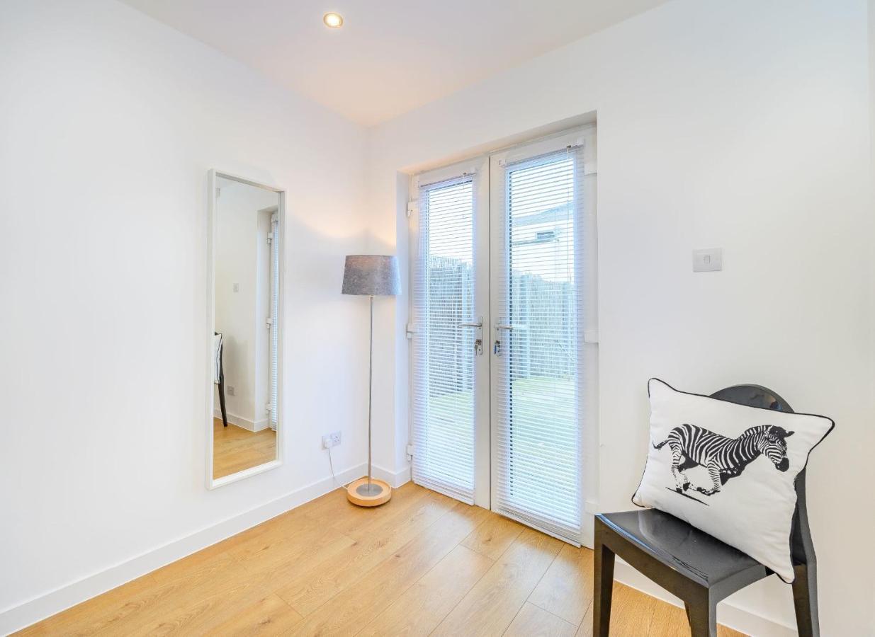 Apartment Southside Flat With Private Garden! *