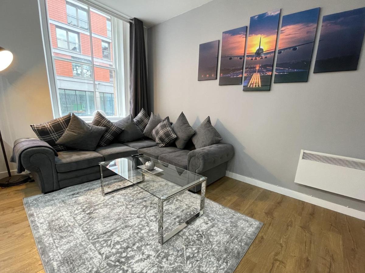 Apartment Exquisite 2br Flat Near Train Station