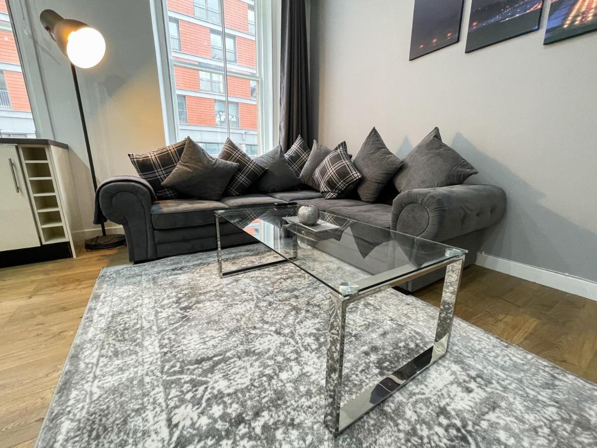 Exquisite 2br Flat Near Train Station Glasgow