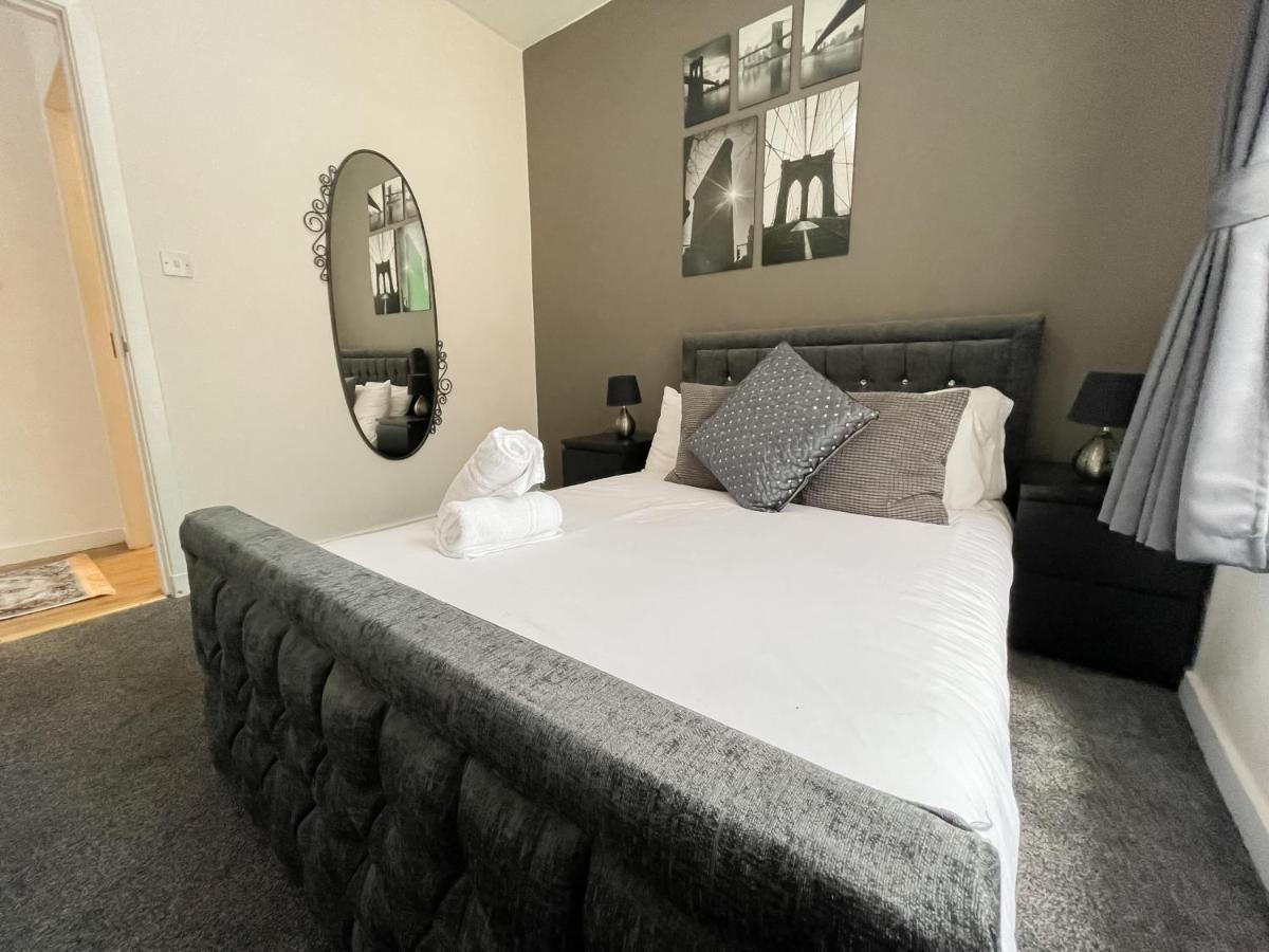 Apartment Exquisite 2br Flat Near Train Station *