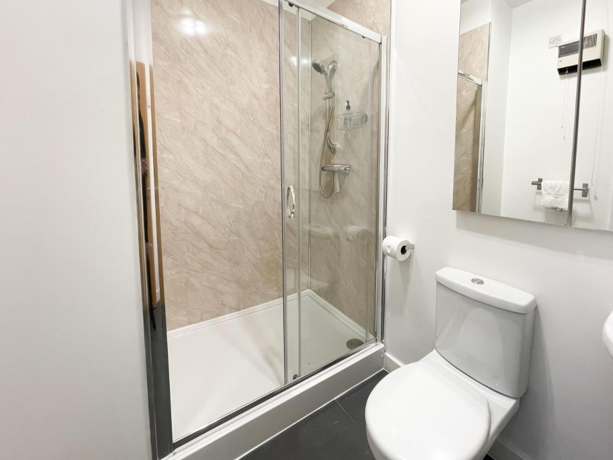 Exquisite 2br Flat Near Train Station Glasgow