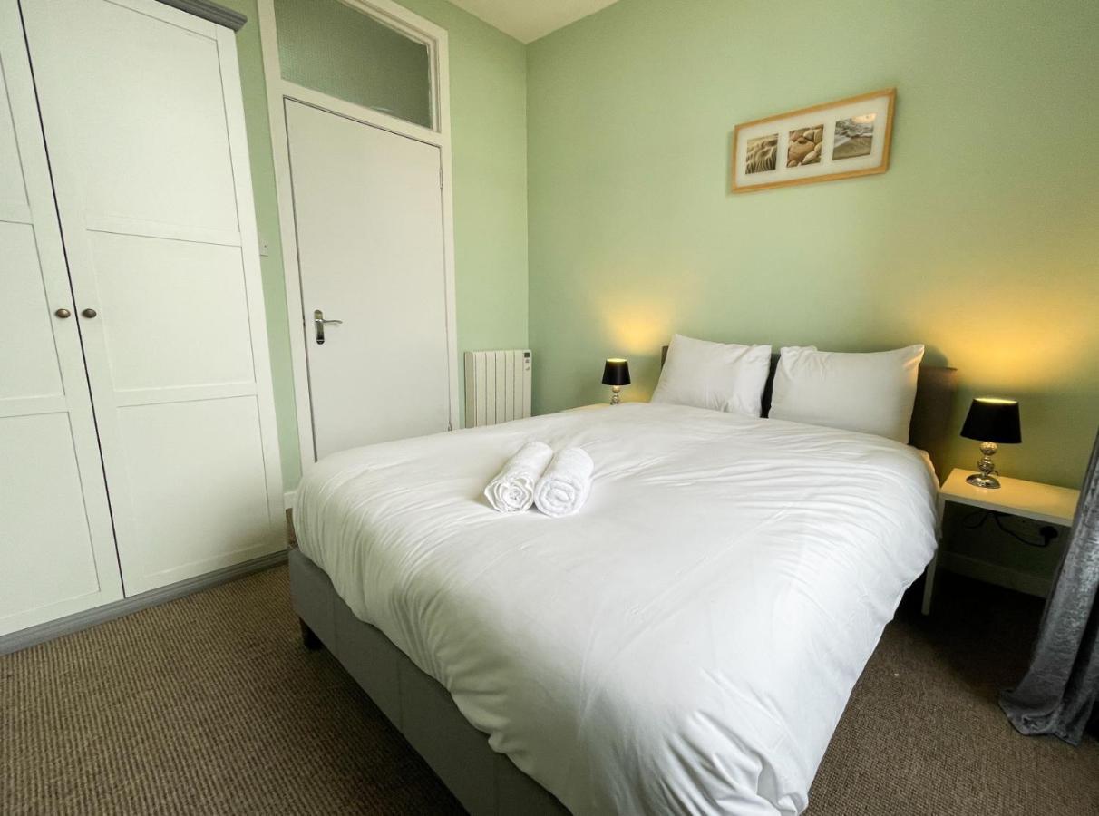 Apartment Renovated 1 Bedroom Next To Centre