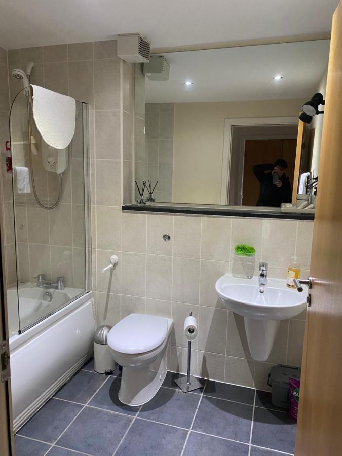 Centre 2 Bedroom Apartment, Secure Parking. Glasgow