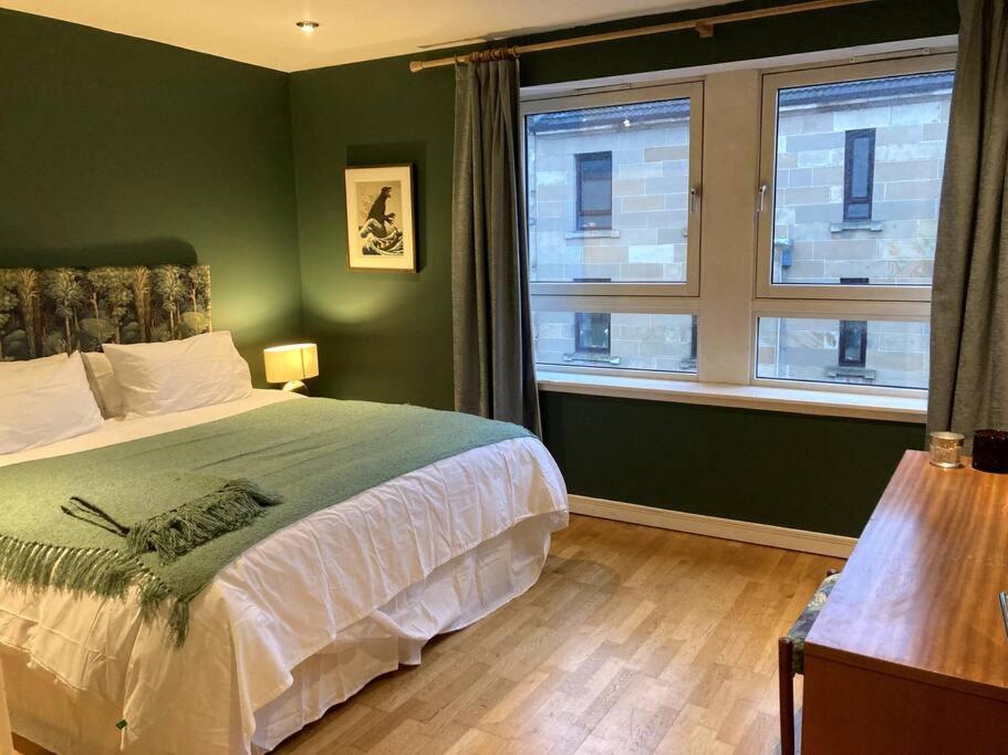 Apartment Stylish 2 Bed Accessible Flat Perfect Location